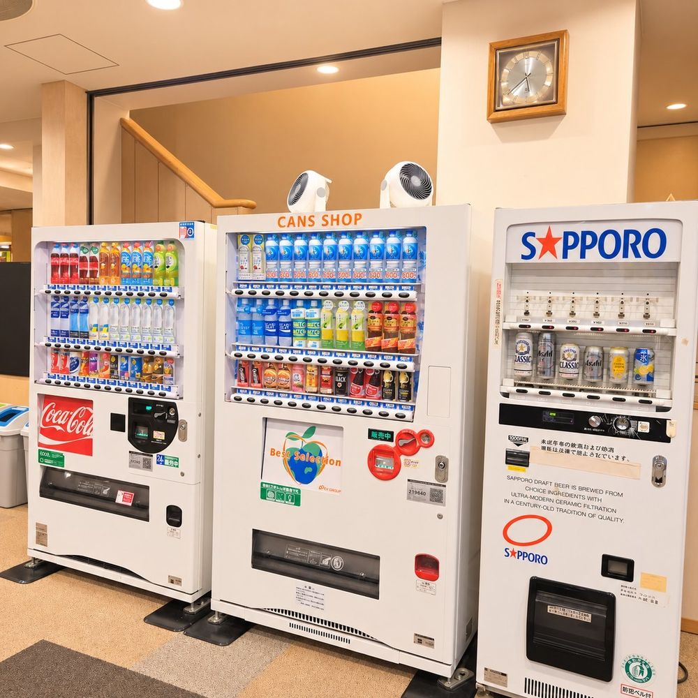 ラウンジの自動販売機3台